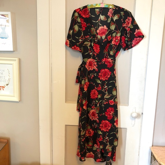 Forever 21 Dresses & Skirts - Forever 21 Black Floral Wrap Maxi Dress